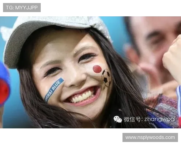 世界杯美女球迷：她们用笑容点燃赛场，成为世界杯不可或缺的靓丽风景